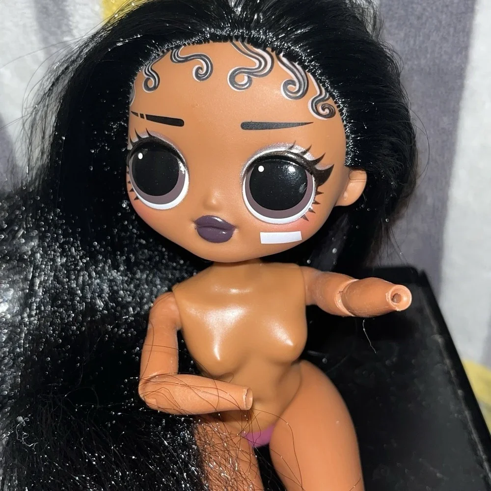 L.O.L.‎ Surprise OMG Dance B Gurl Girl Doll Black & White Hair Nude NO HANDS LOL